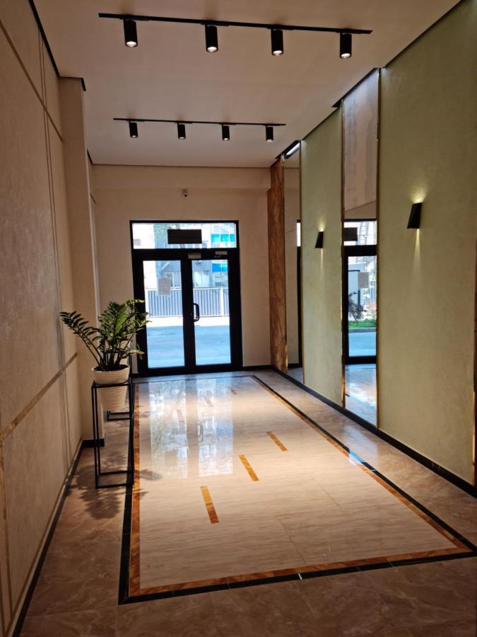 Апартаменты В Центре, В Новом Доме Almaty Exterior foto