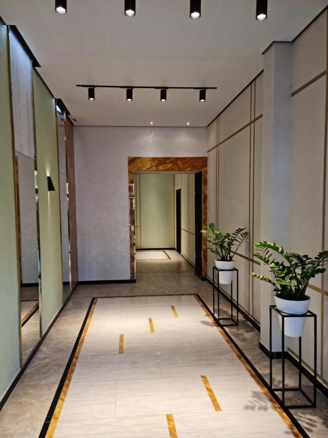 Апартаменты В Центре, В Новом Доме Almaty Exterior foto