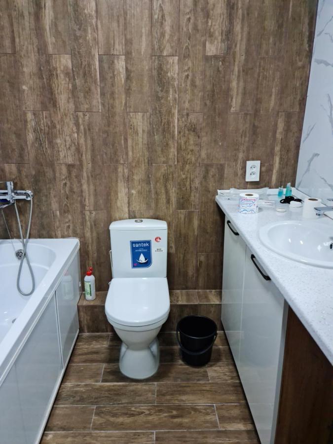 Апартаменты В Центре, В Новом Доме Almaty Exterior foto