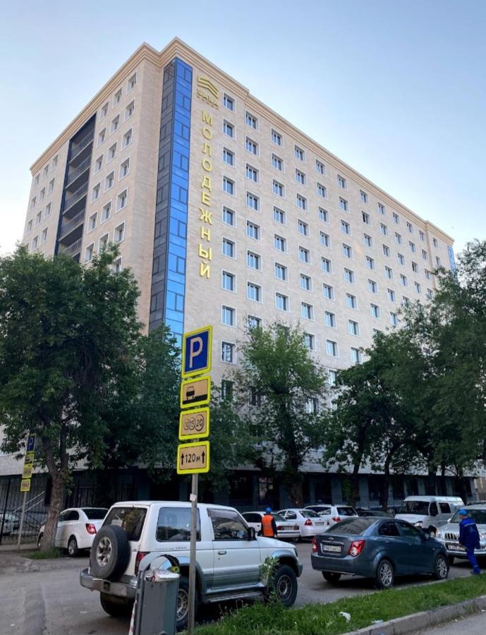 Апартаменты В Центре, В Новом Доме Almaty Exterior foto
